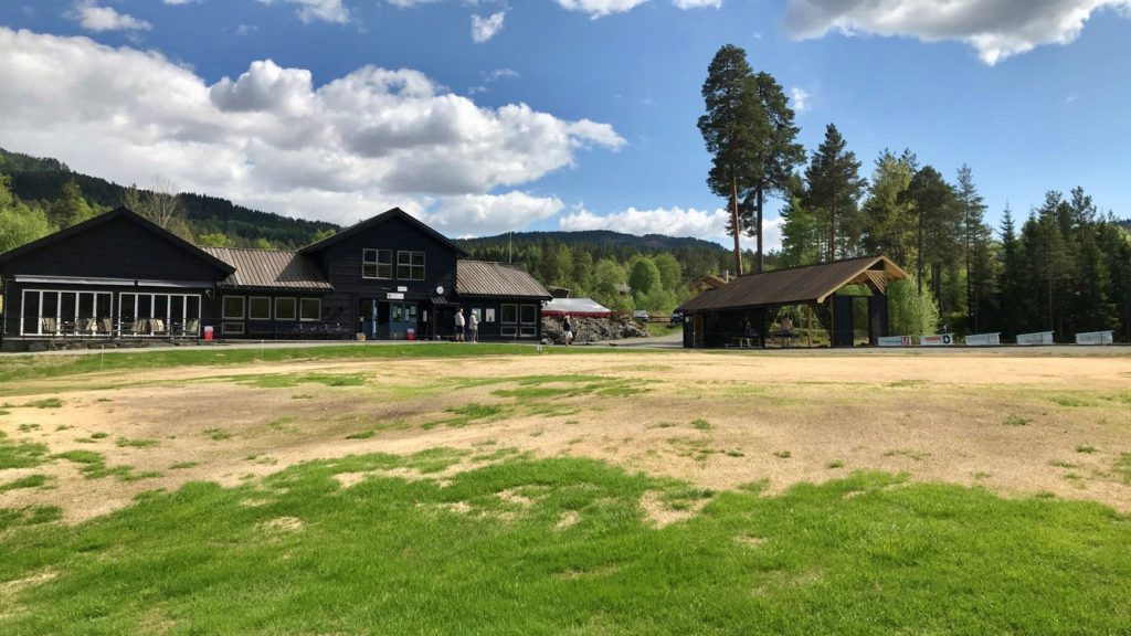 Dugnad og åpning av banen